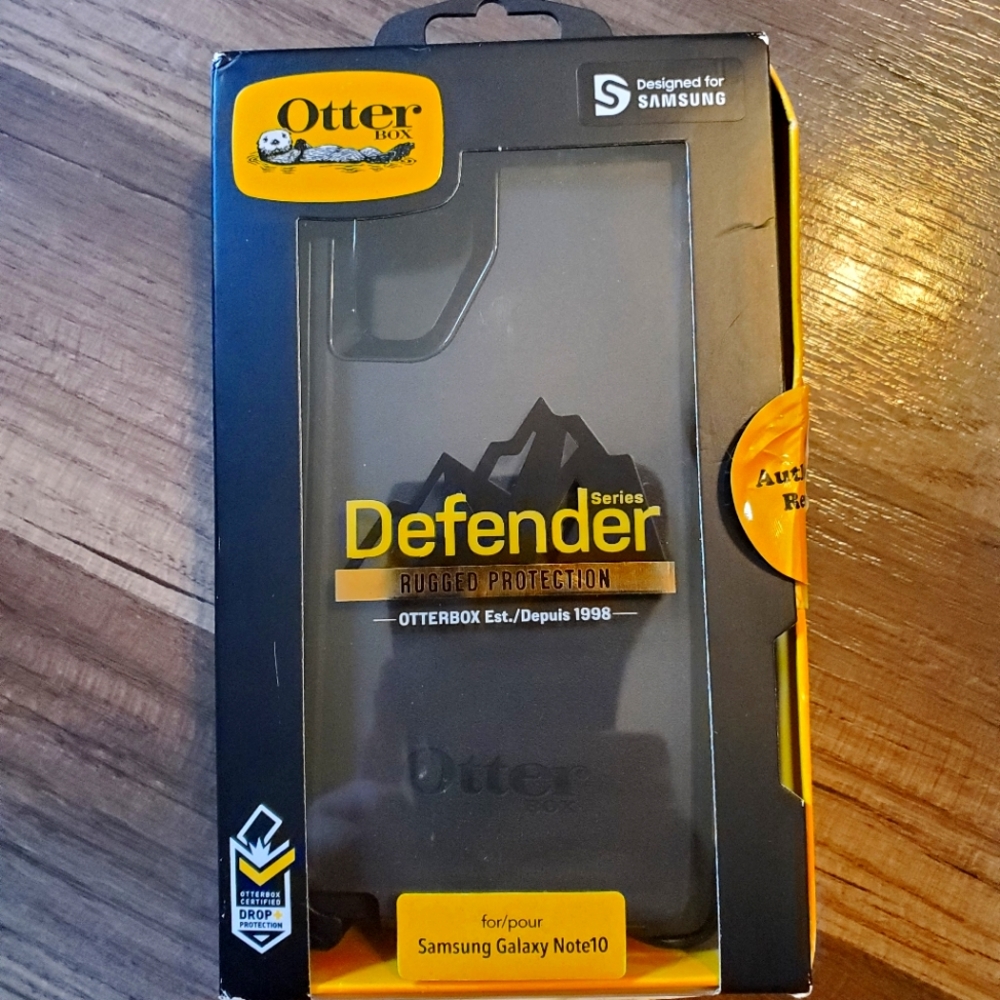Open Box OtterBox Defender Case (ScreenLess)